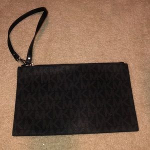 Micheal Kors pouch wallet case
